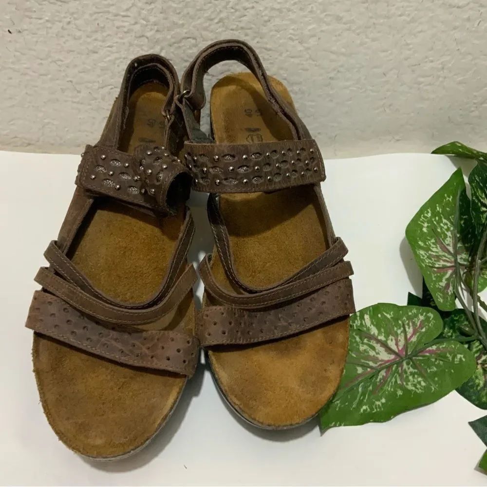 Naot Brown Leather Women’s Sandal sz 40 / 9